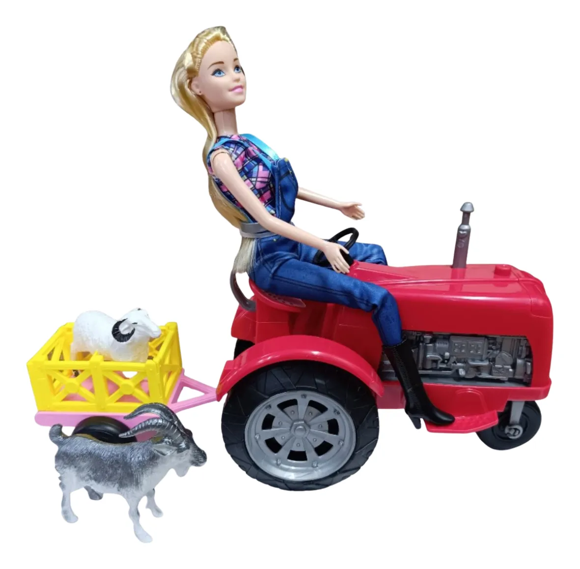 MUÑECA CON TRACTOR Y ACCESORIOS